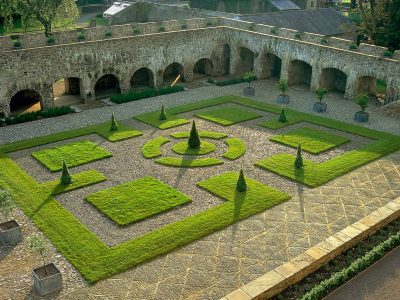 aberglasney-cloister-garden-restored-2[1]