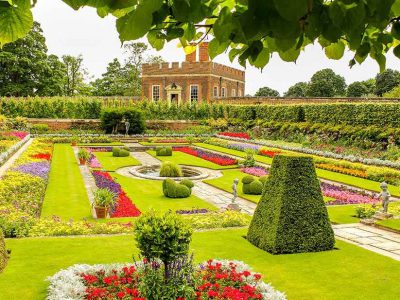 hampton_court_palace_garden[1]